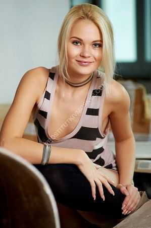 Натали, метро Молодёжная