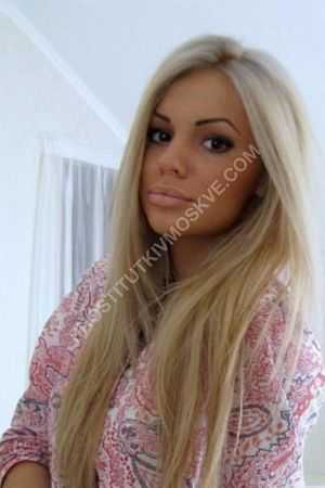 Валерия, метро Достоевская