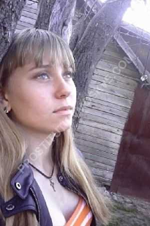 Полина, метро Театральная