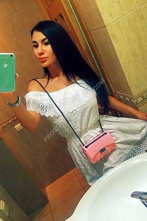 Аня, метро Октябрьская