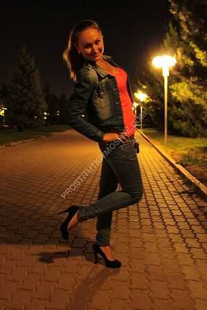 Алина, метро Лужники