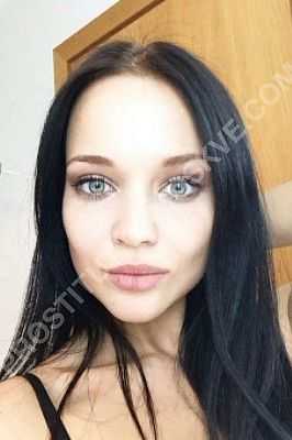 Даша, метро Зорге