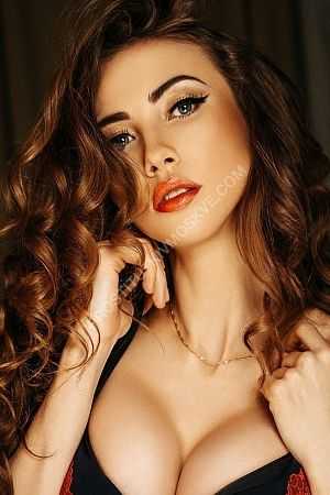 Эльвира, метро Верхние Котлы