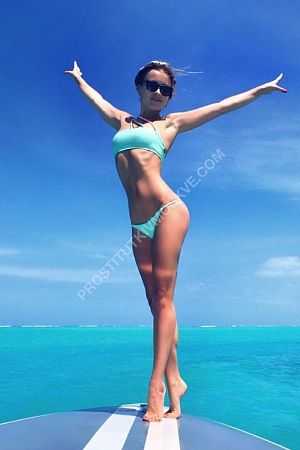 Полина, метро Крымская