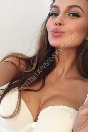 Надя, метро Домодедовская