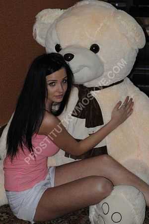 Яна, метро Воробьёвы горы