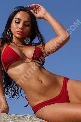 Оля, метро Полянка