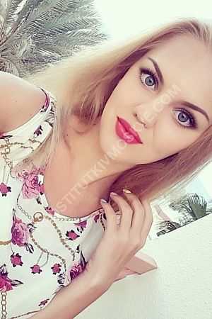 Света, метро Пионерская