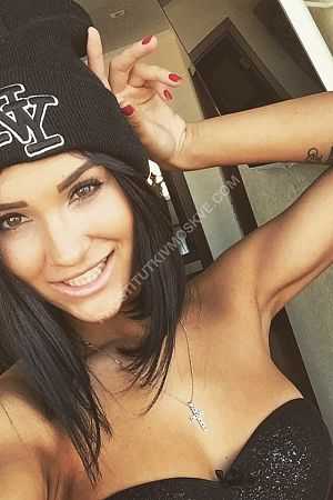 Оксана, метро Молодёжная