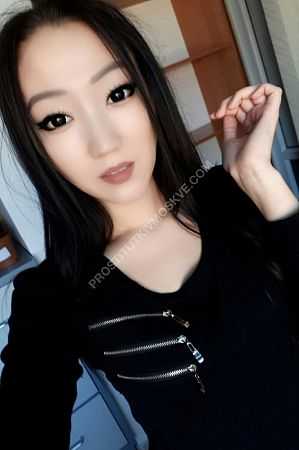 Роза, метро Арбатская