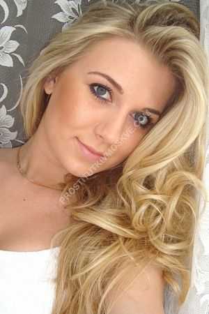 Ира, метро Баррикадная