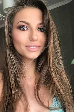 Лия, метро Крымская