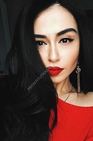 Лола, метро Братиславская