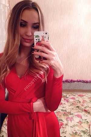 Лола, метро Трубная