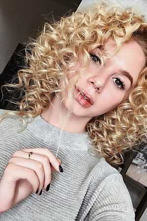 Алина, метро Митино