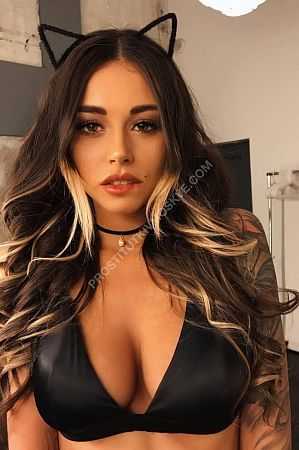 Яна, метро Киевская