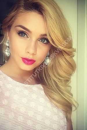 Надя, метро Перово