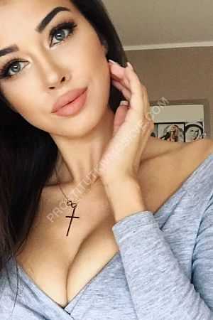 Вика, метро Новоясеневская