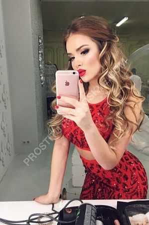 Милана, метро Пятницкое шоссе