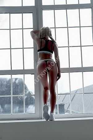 Анна, метро Нахимовский проспект