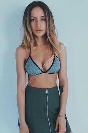 Вика, метро Домодедовская