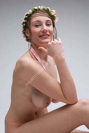 Анечка, метро Цветной бульвар