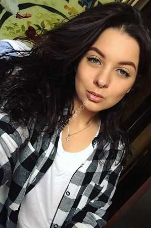 Кира, метро Петровский парк