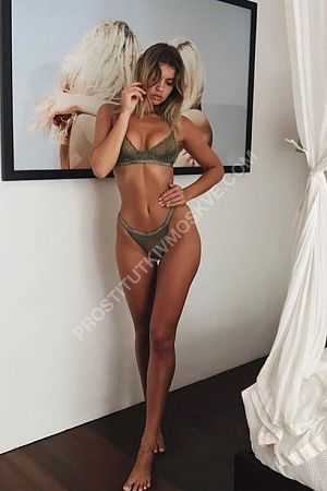 Даша, метро Лесопарковая