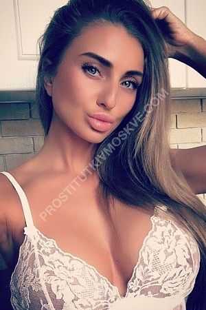 Влада, метро Театральная