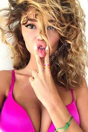 Катя, метро Бульвар Адмирала Ушакова