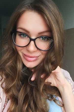 Оксана, метро Менделеевская