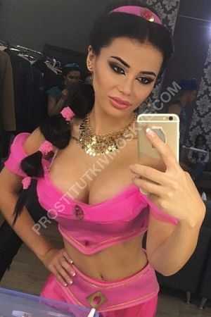 Оля, метро Марксистская