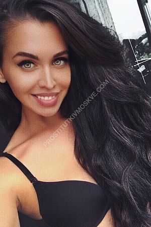 Яна, метро Киевская