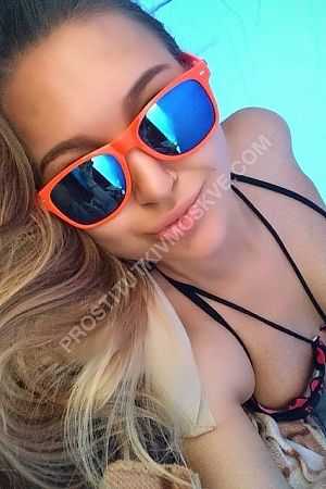 Лера, метро Комсомольская