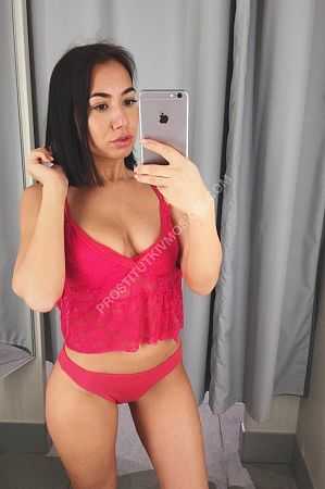 Лия, метро Чистые пруды