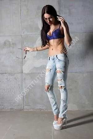 Кира, метро Коньково