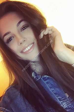 Настя, метро Театральная