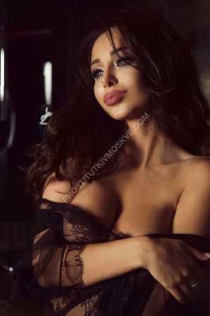 Кира, метро Речной вокзал