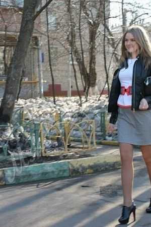 Виктория, метро Октябрьская