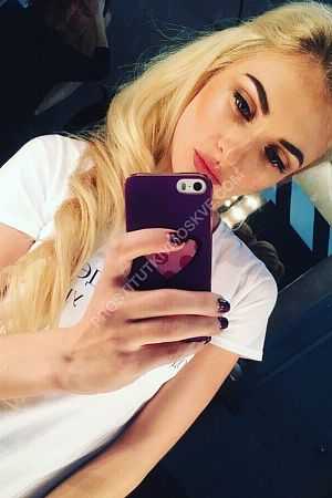 Света, метро Беляево