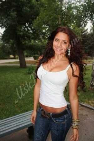 Анастасия, метро Крымская