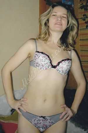 Настя, метро Театральная