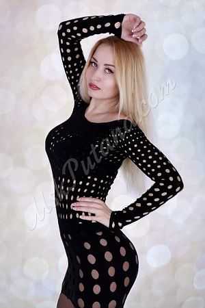 Надежда, метро Третьяковская