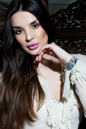 Снежанна, метро Варшавская