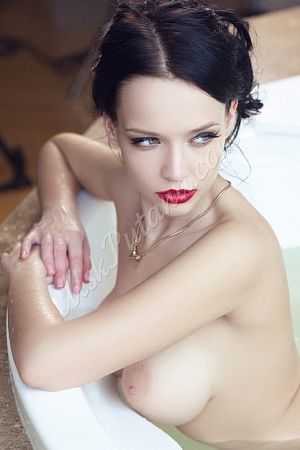 Юлия, метро Баррикадная