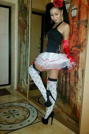 Настя, метро Парк культуры