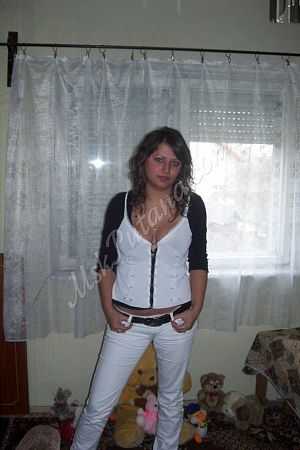 Нина, метро Коммунарка