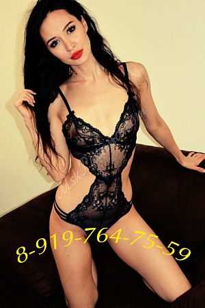 Яна, метро Полежаевская