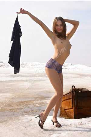 Яна, метро Митино