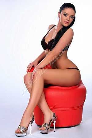 Марина, метро Чкаловская